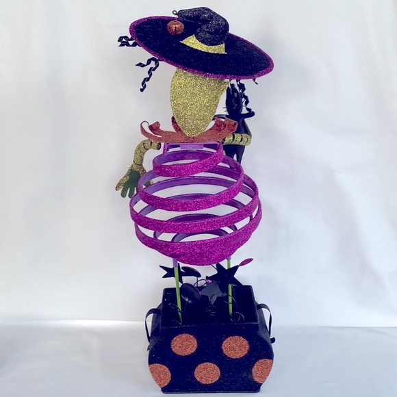 Gently Used Like New Very Pretty Unique Classic Halloween Decor. - Picture 4 of 9